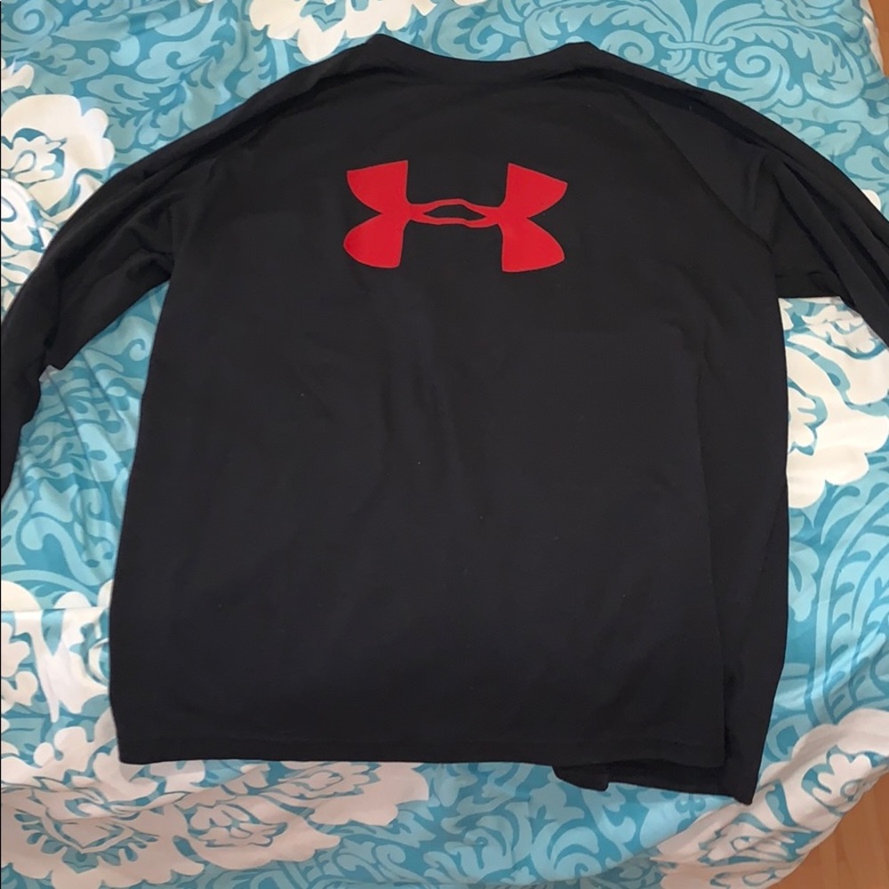 A long sleeve under armor shirt